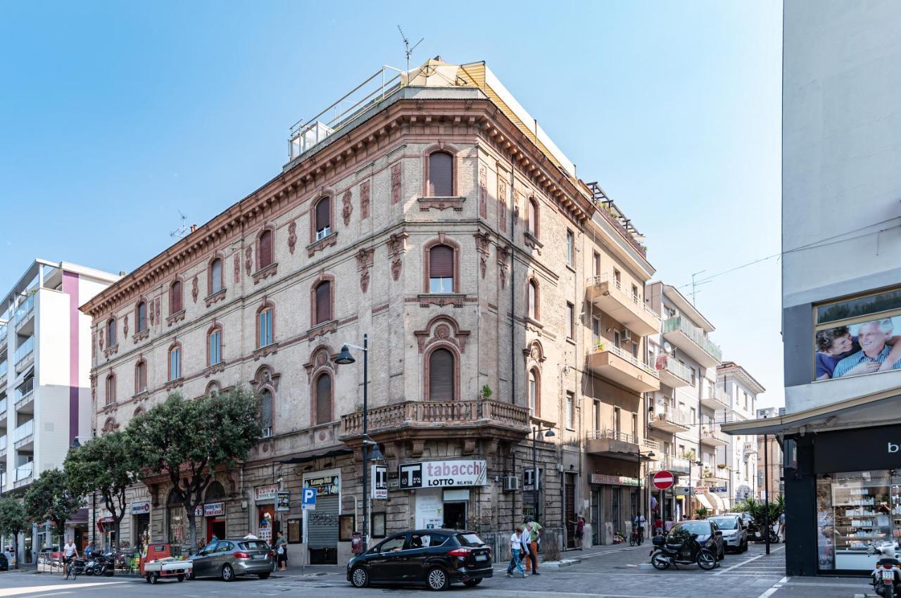Central Station Terrace Apartment Near The Sea Pescara Exterior photo